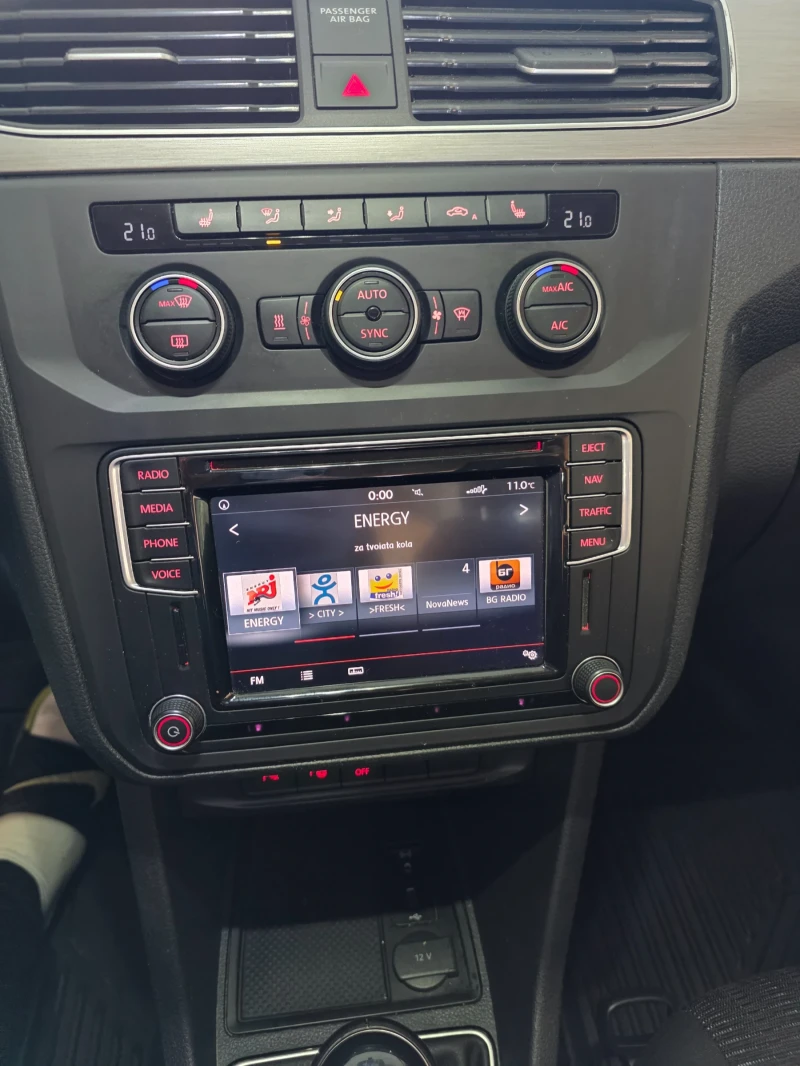 VW Caddy 2.0 TDI, снимка 16 - Автомобили и джипове - 52810807