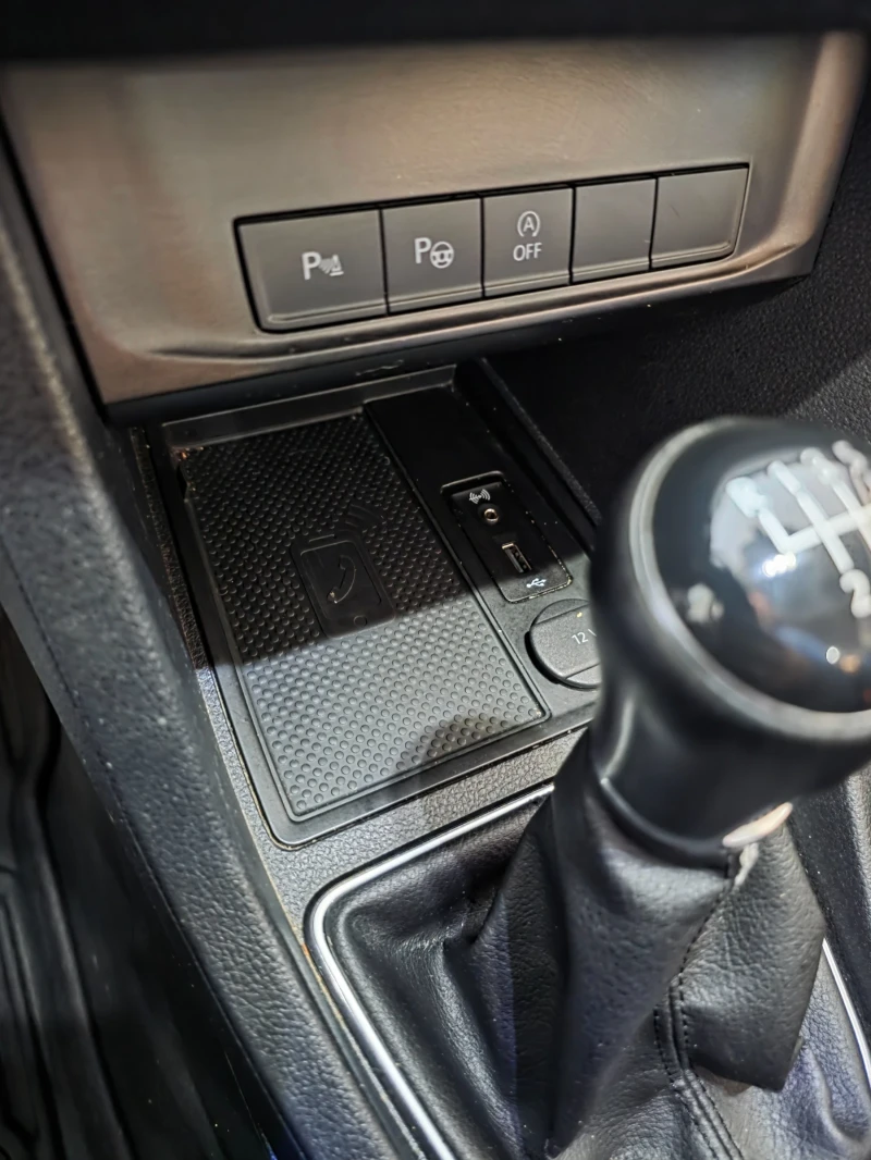 VW Caddy 2.0 TDI, снимка 6 - Автомобили и джипове - 52810807