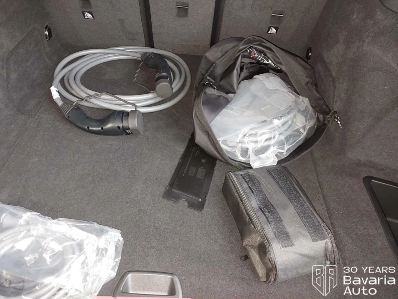 BMW i4 40 eDrive M Sport Paket, снимка 14 - Автомобили и джипове - 52833477