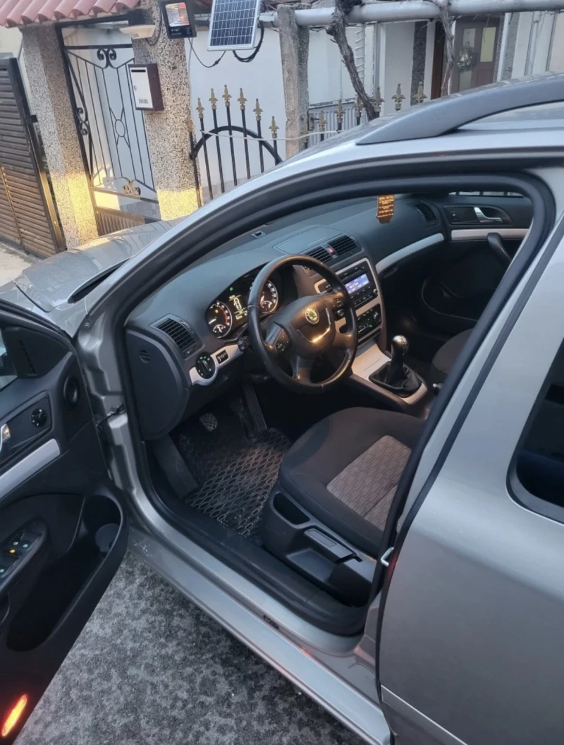 Skoda Octavia, снимка 3 - Автомобили и джипове - 53025693