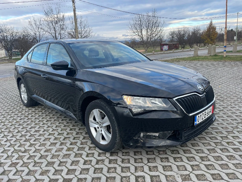 Skoda Superb DSG+ Euro6+ Navi+ Xenon+ 150kc, снимка 1 - Автомобили и джипове - 38702698