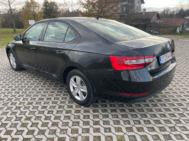 Skoda Superb DSG+ Euro6+ Navi+ Xenon+ 150kc, снимка 5 - Автомобили и джипове - 38702698