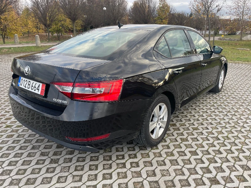 Skoda Superb DSG+ Euro6+ Navi+ Xenon+ 150kc, снимка 3 - Автомобили и джипове - 38702698