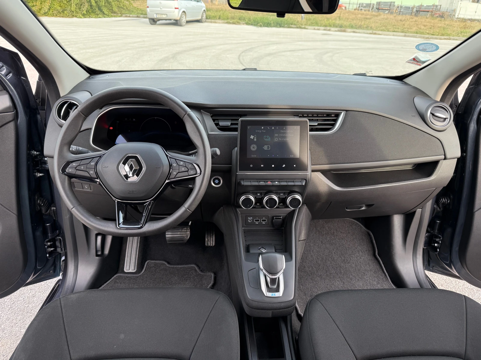 Renault Zoe 52kw-136hp-48000km - изображение 8