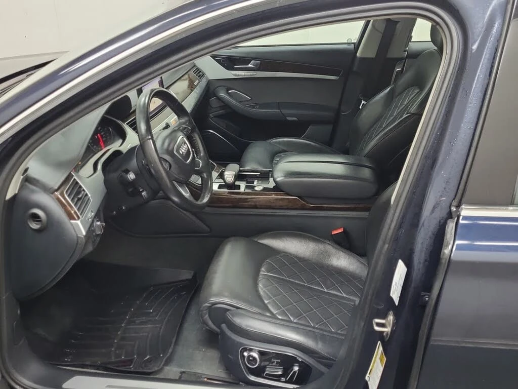 Audi A8 * АВТО КРЕДИТ* ЦЕНА ДО БГ * СЕРВИЗНА ИСТОРИЯ *  - изображение 3