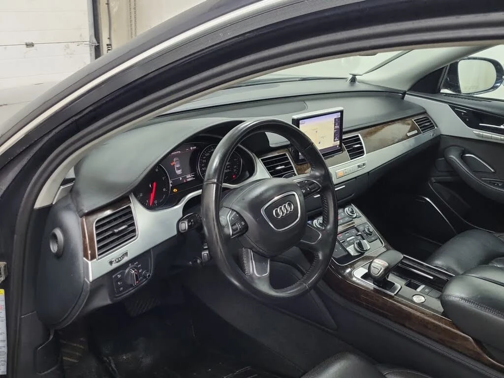 Audi A8 * АВТО КРЕДИТ* ЦЕНА ДО БГ * СЕРВИЗНА ИСТОРИЯ *  - изображение 4