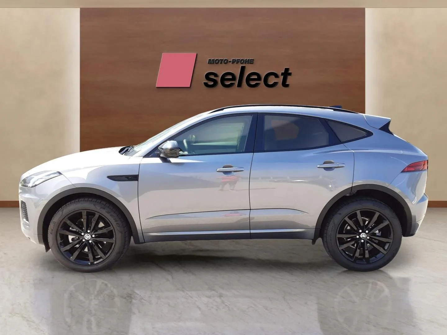 Jaguar E-pace 2.0 - изображение 8