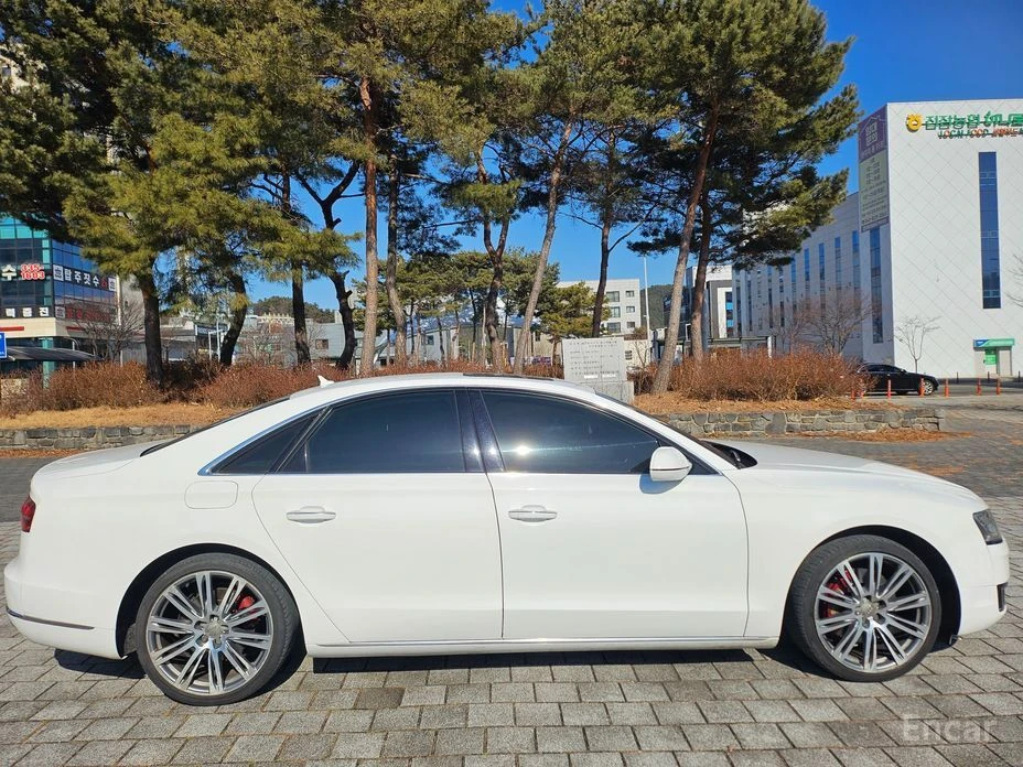 Audi A8, снимка 5 - Автомобили и джипове - 53760356