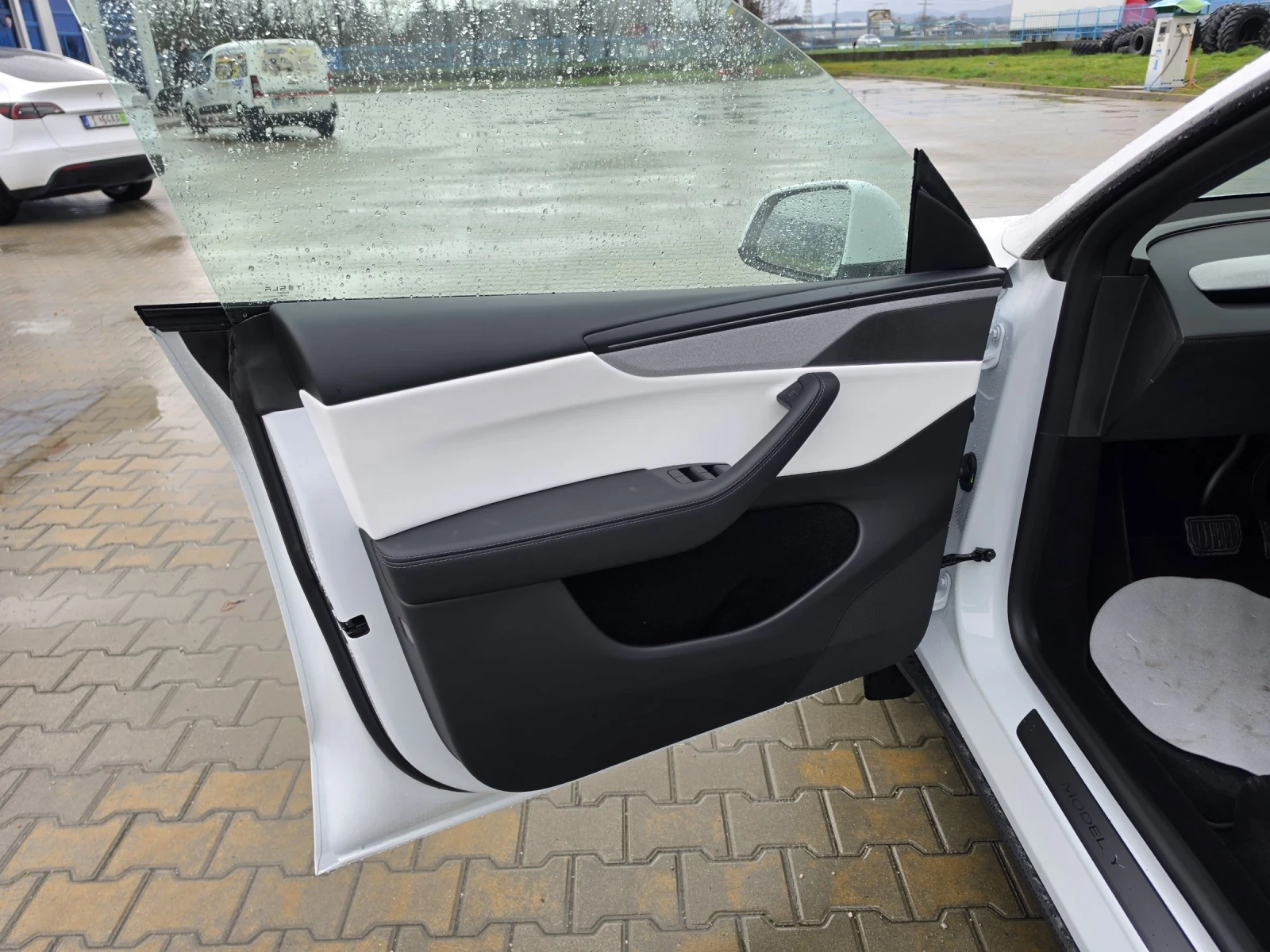 Tesla Model Y Premium All Wheel Drive  | Mobile.bg � ����������� 8