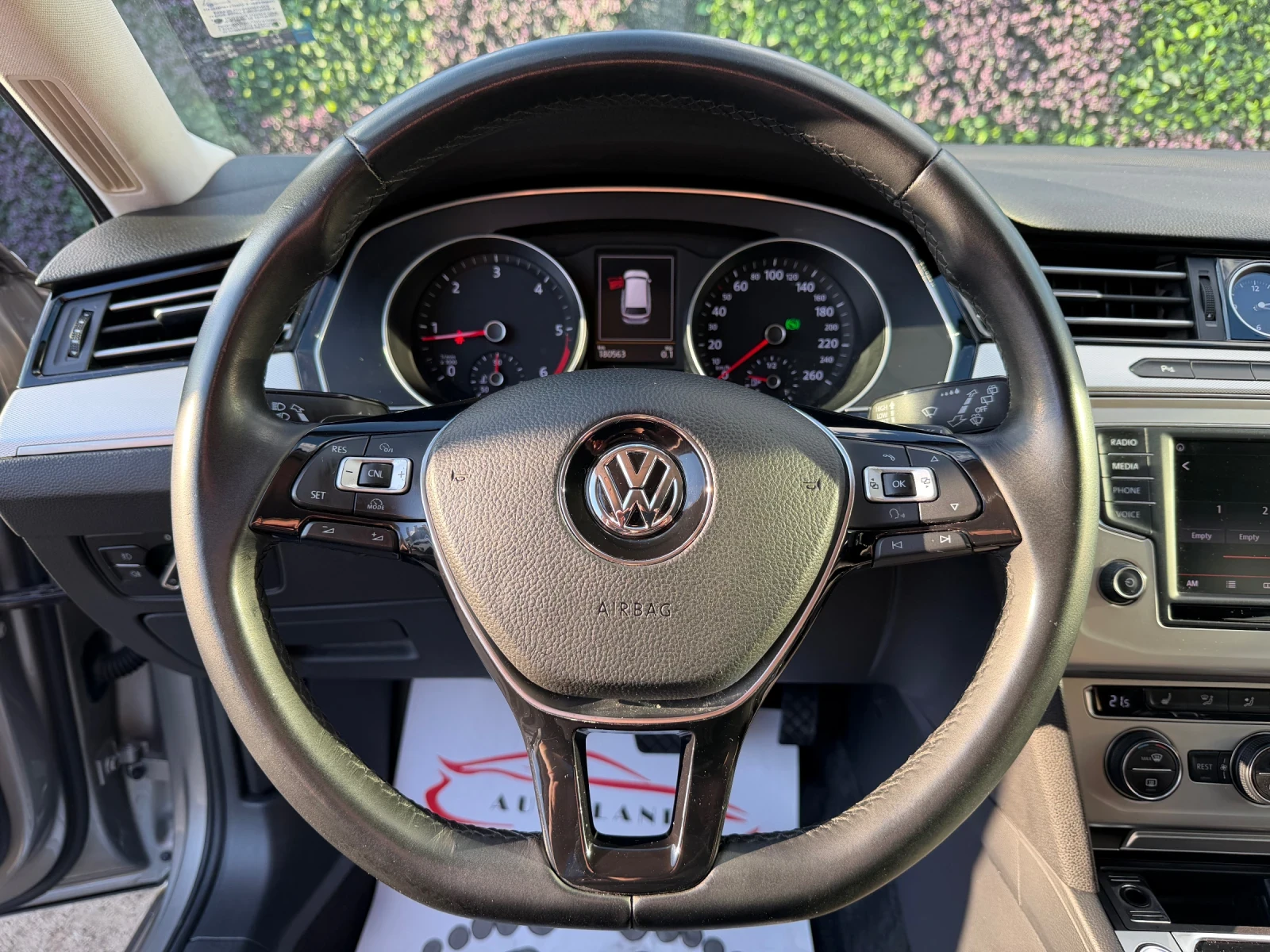 VW Passat, снимка 8 - Автомобили и джипове - 54102074