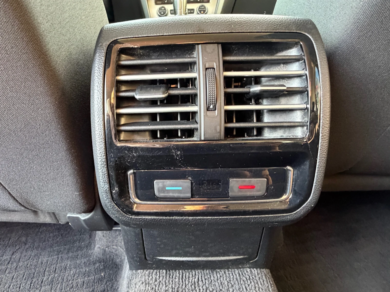 VW Passat, снимка 14 - Автомобили и джипове - 54102074