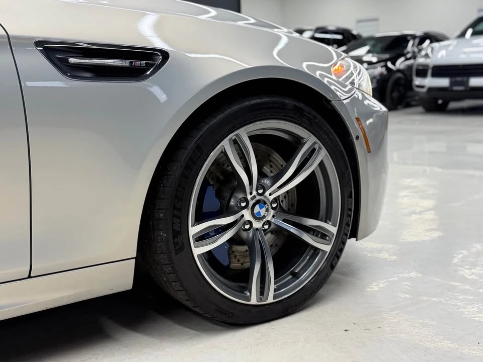 BMW M5 * MOONSTONE METALLIC* COHIBA INDIVIDUAL INTERIOR* , снимка 7 - Автомобили и джипове - 54170304