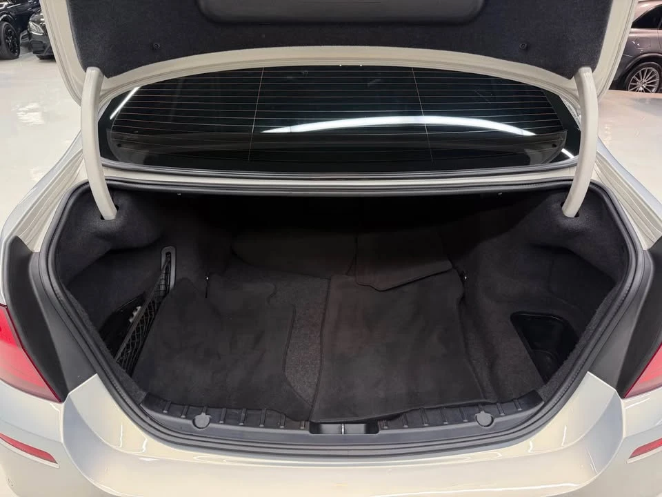 BMW M5 * MOONSTONE METALLIC* COHIBA INDIVIDUAL INTERIOR* , снимка 3 - Автомобили и джипове - 54170304