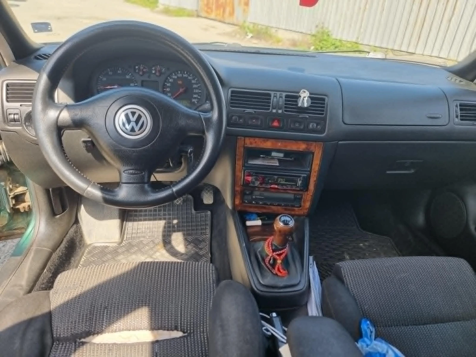 VW Bora 1.6 Газ инжекцион, снимка 11 - Автомобили и джипове - 54340842