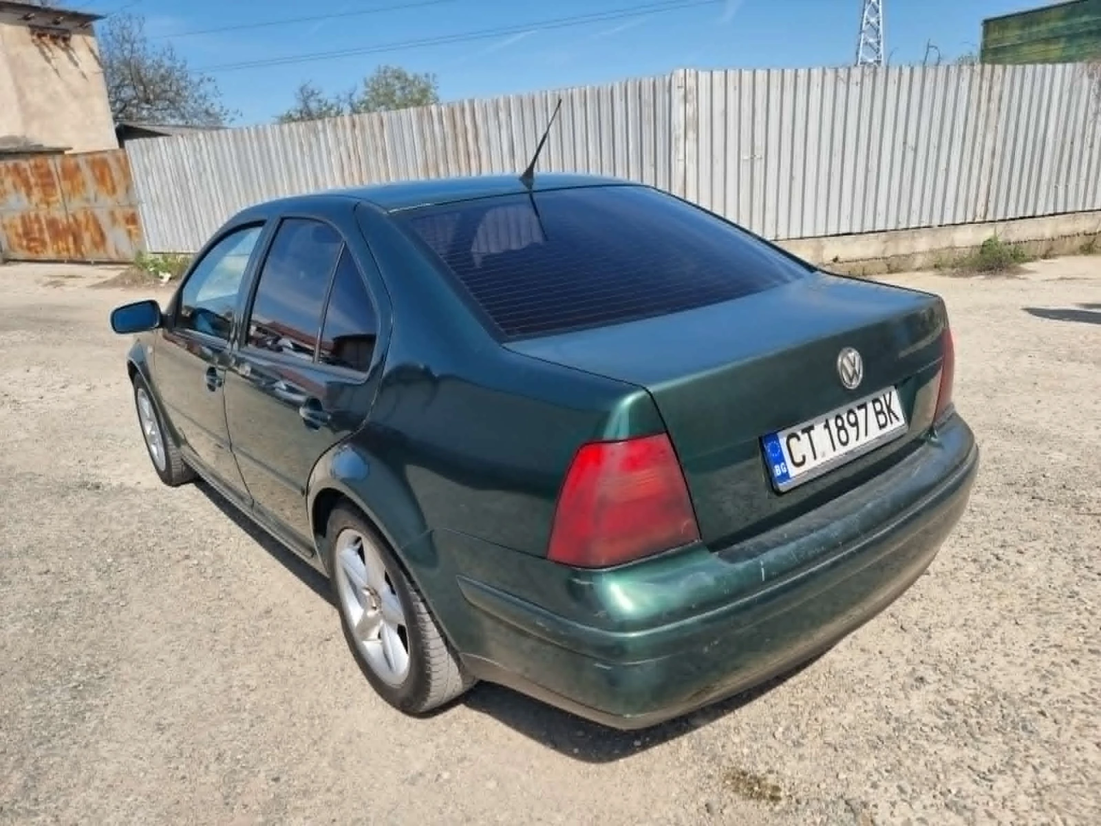 VW Bora 1.6 Газ инжекцион, снимка 6 - Автомобили и джипове - 54340842