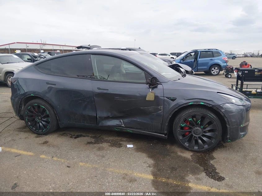 Tesla Model Y Performance Dual Motor All-Wheel Drive, снимка 12 - Автомобили и джипове - 54419101