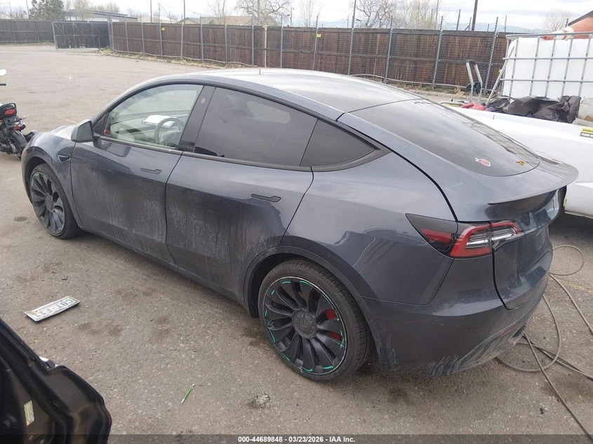 Tesla Model Y Performance Dual Motor All-Wheel Drive, снимка 13 - Автомобили и джипове - 54419101