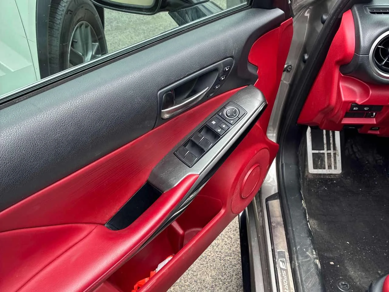 Lexus IS 350 F-SPORT* M/L* DISTRONIC* OБДУХВАНЕ, снимка 11 - Автомобили и джипове - 54478644