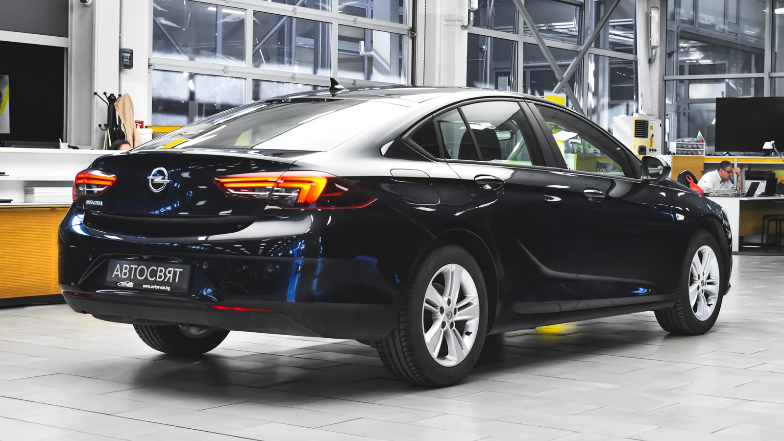 Opel Insignia Grand Sport 1.5 Turbo Edition Automatic, снимка 6 - Автомобили и джипове - 54508826