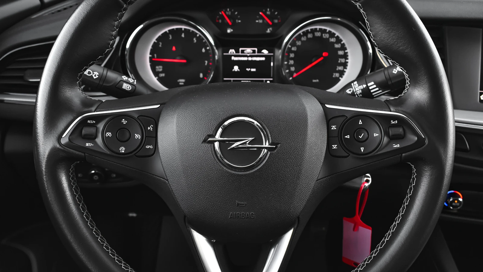 Opel Insignia Grand Sport 1.5 Turbo Edition Automatic, снимка 13 - Автомобили и джипове - 54508826