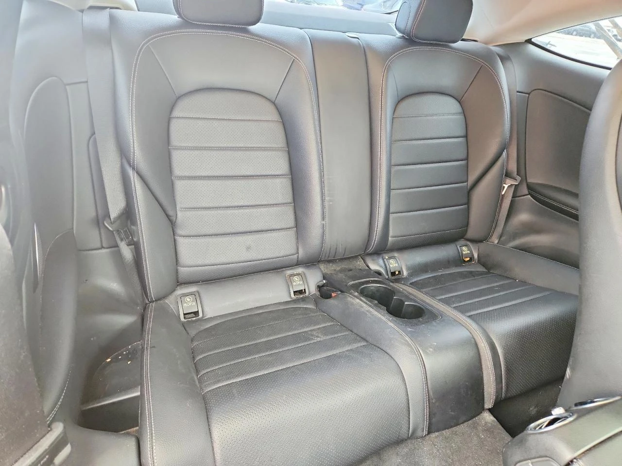 Mercedes-Benz C 300 Coupe, снимка 7 - Автомобили и джипове - 54738682