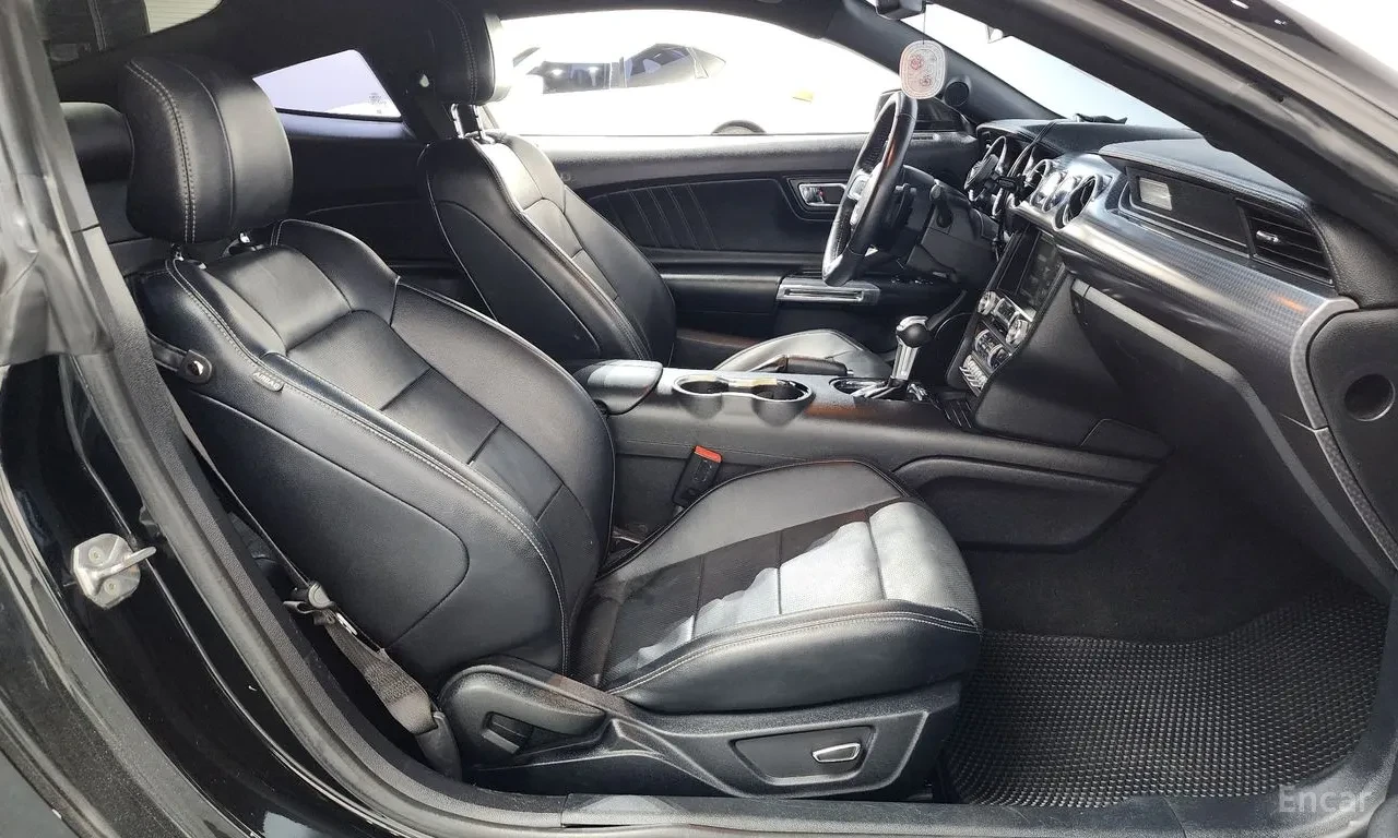 Ford Mustang 2.3 ECOBOOST / ОБДУХ / КОЖА, снимка 14 - Автомобили и джипове - 54836653