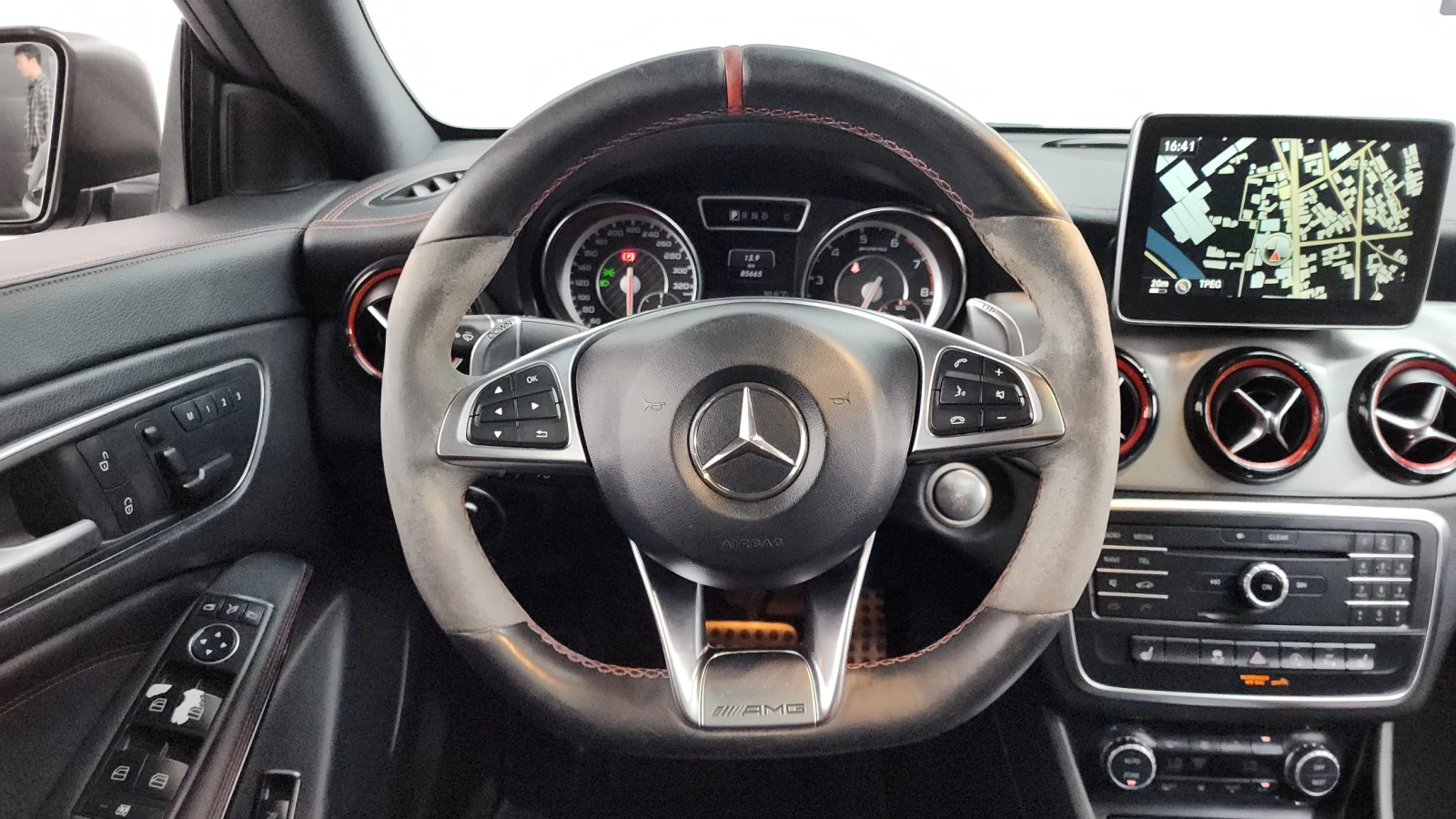 Mercedes-Benz CLA 45 AMG ALCANTARA* BLK OPTIC* DYNAMICA* КРАЙНА ЦЕНА, снимка 6 - Автомобили и джипове - 54975345