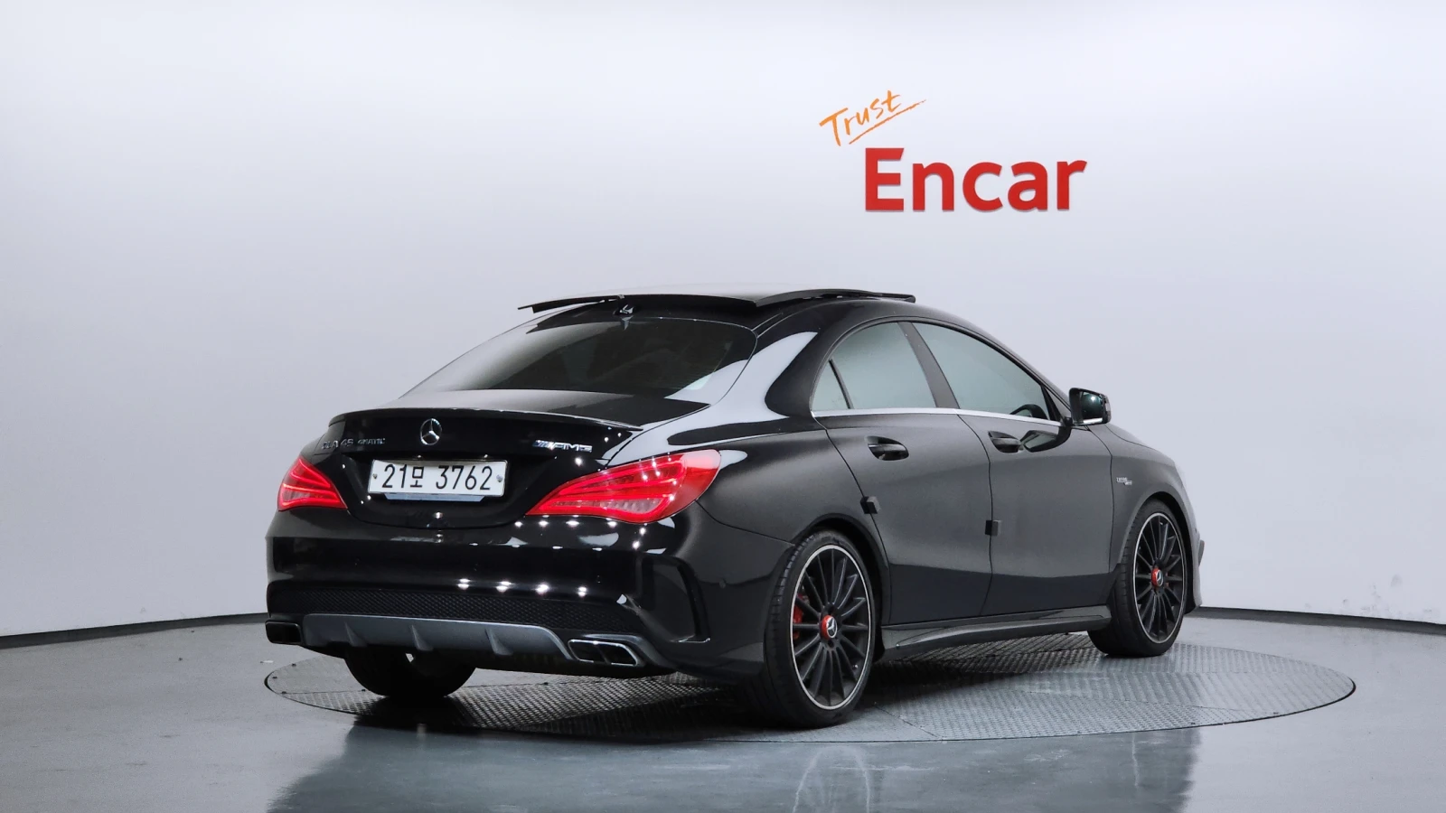 Mercedes-Benz CLA 45 AMG ALCANTARA* BLK OPTIC* DYNAMICA* КРАЙНА ЦЕНА, снимка 3 - Автомобили и джипове - 54975345
