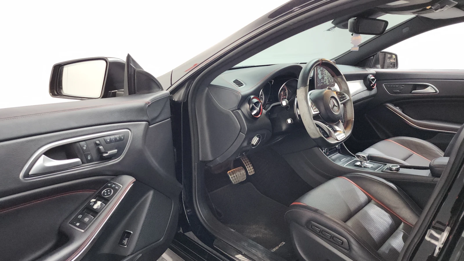 Mercedes-Benz CLA 45 AMG ALCANTARA* BLK OPTIC* DYNAMICA* КРАЙНА ЦЕНА, снимка 9 - Автомобили и джипове - 54975345