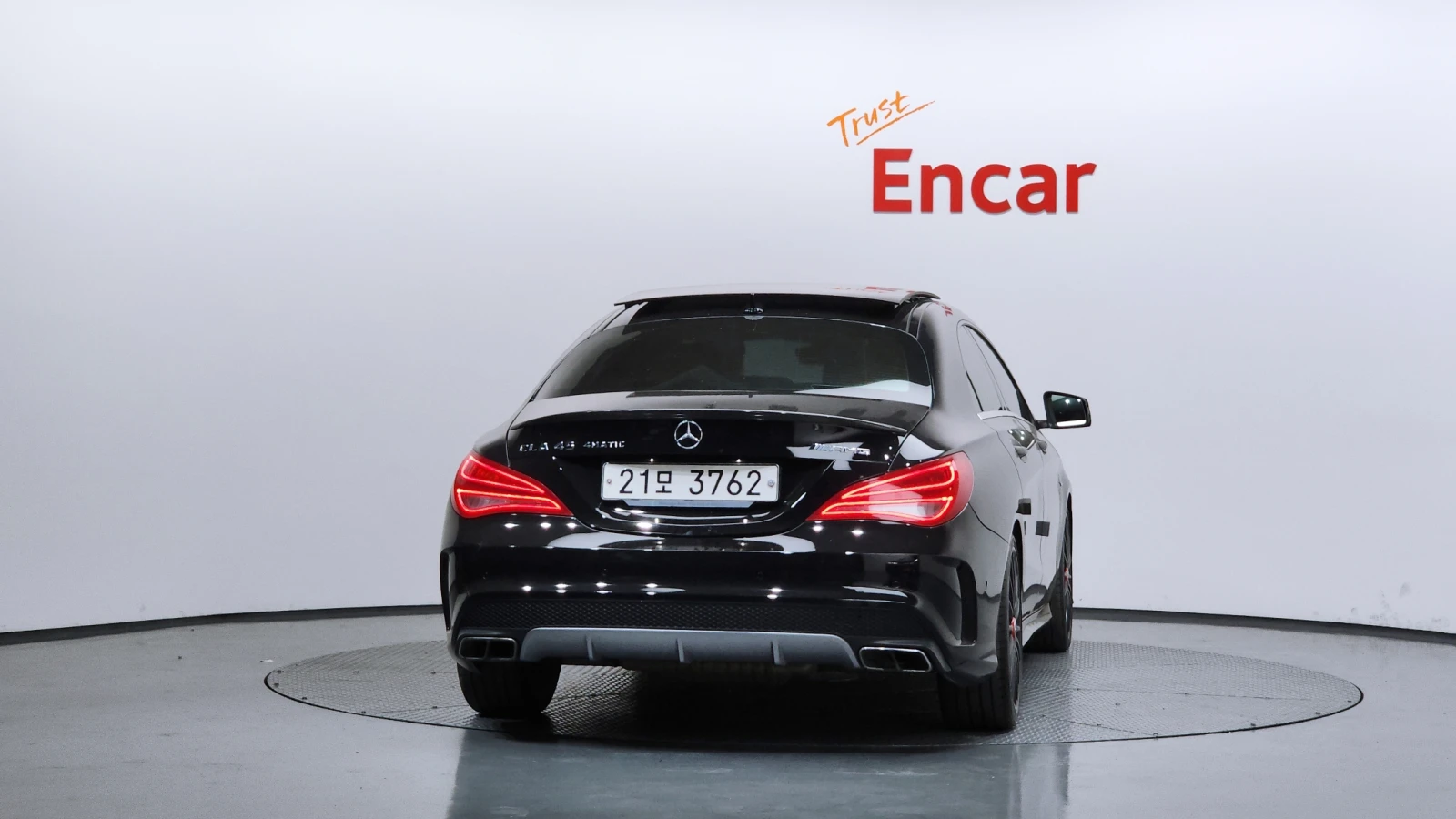 Mercedes-Benz CLA 45 AMG ALCANTARA* BLK OPTIC* DYNAMICA* КРАЙНА ЦЕНА, снимка 4 - Автомобили и джипове - 54975345