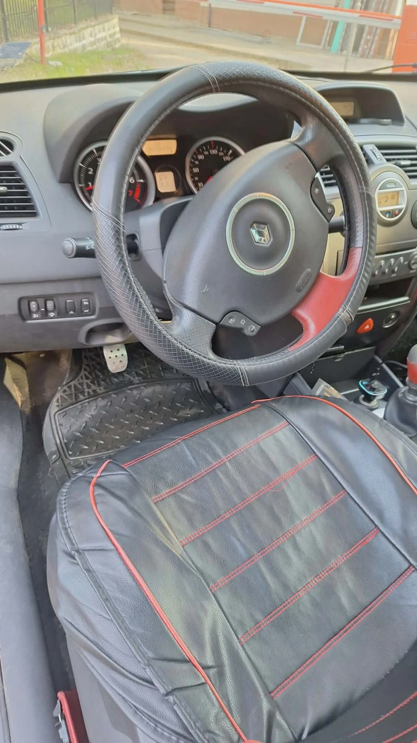 Renault Megane, снимка 9 - Автомобили и джипове - 55013830