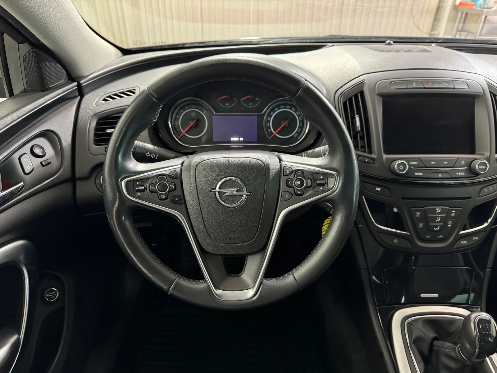 Opel Insignia 1.4 turbo COSMO| ЗАВОДСКА ГАЗ | 2024 смяна бутилка, снимка 10 - Автомобили и джипове - 55315327