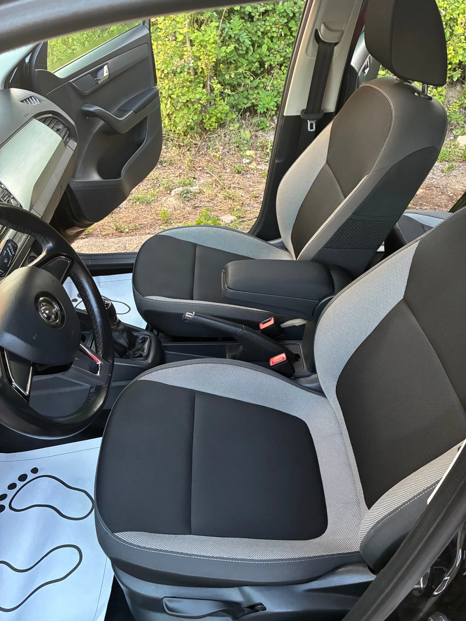 Skoda Fabia 1.0i/75кс., снимка 11 - Автомобили и джипове - 55486558