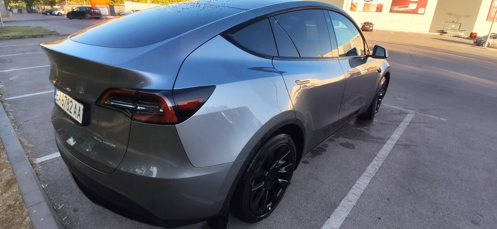 Tesla Model Y Long range Dual motor, снимка 3 - Автомобили и джипове - 55981250