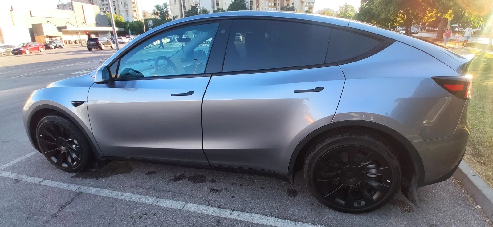 Tesla Model Y Long range Dual motor, снимка 7 - Автомобили и джипове - 55981250
