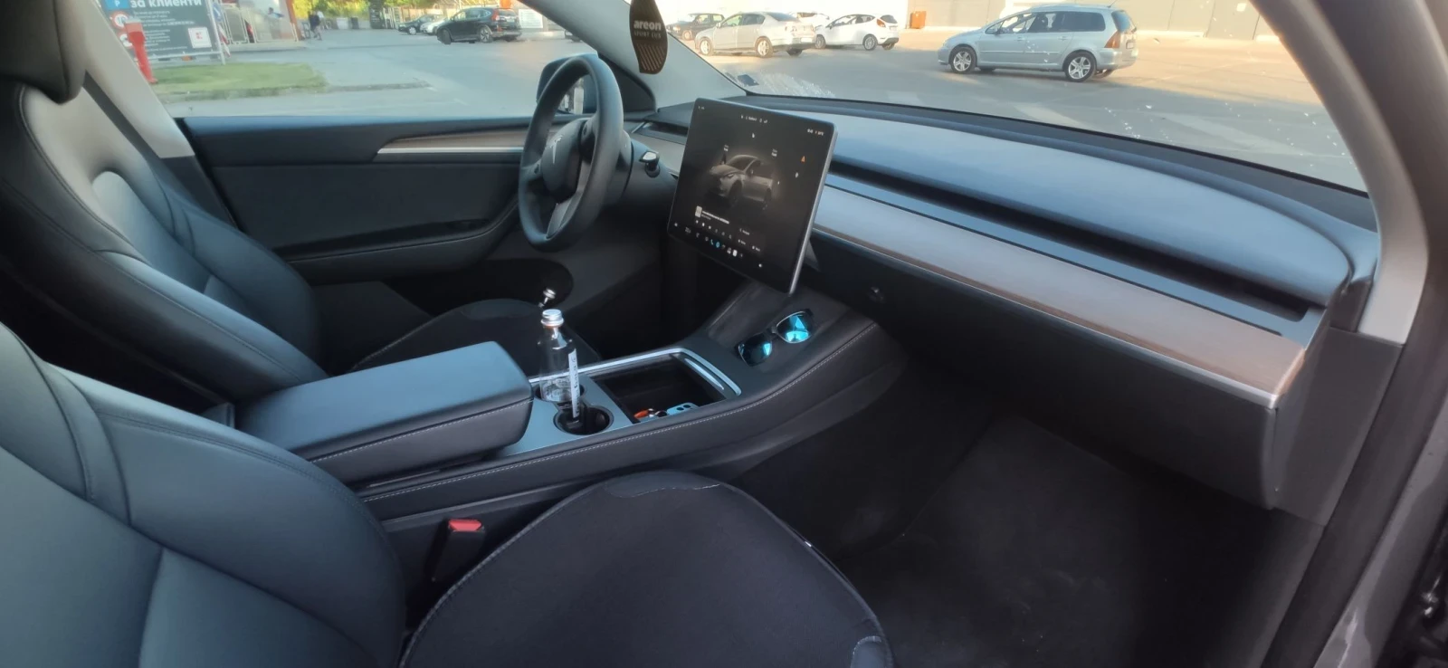 Tesla Model Y Long range Dual motor, снимка 10 - Автомобили и джипове - 55981250