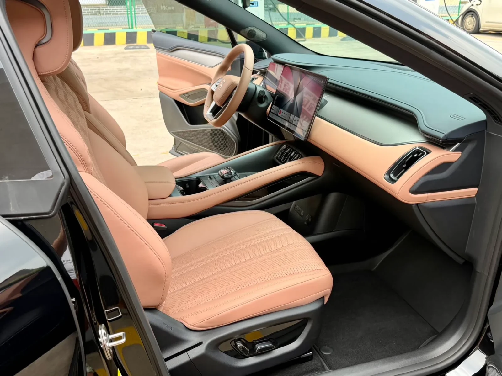 BYD Sealion 7 SongL EV RWD 87.04kWh intelligent driving version, снимка 10 - Автомобили и джипове - 55994181