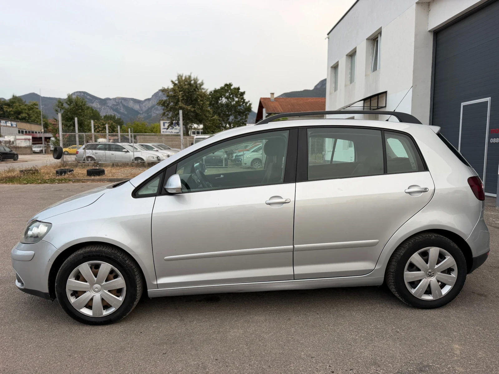VW Golf Plus 1.6i 102кс , снимка 2 - Автомобили и джипове - 56155991