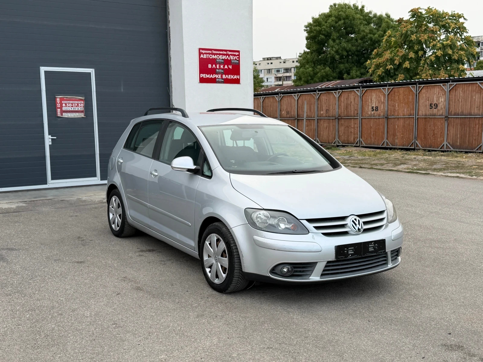 VW Golf Plus 1.6i 102кс , снимка 7 - Автомобили и джипове - 56155991