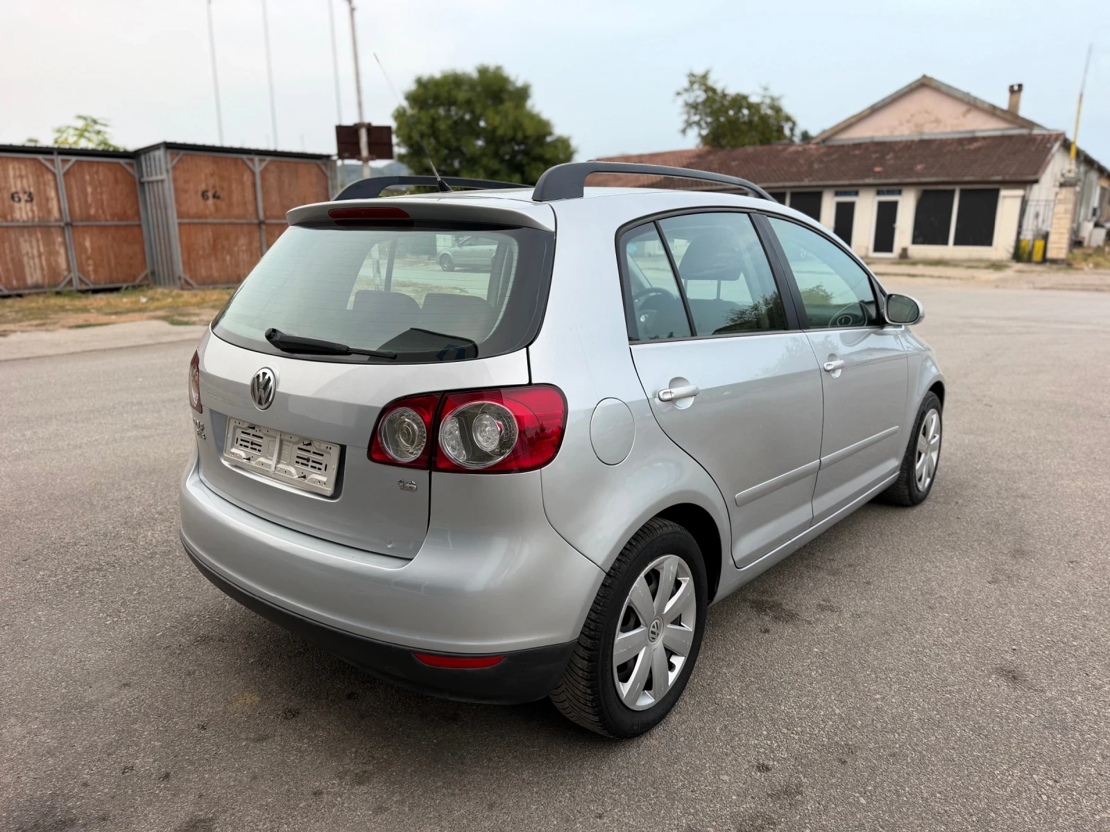 VW Golf Plus 1.6i 102кс , снимка 5 - Автомобили и джипове - 56155991