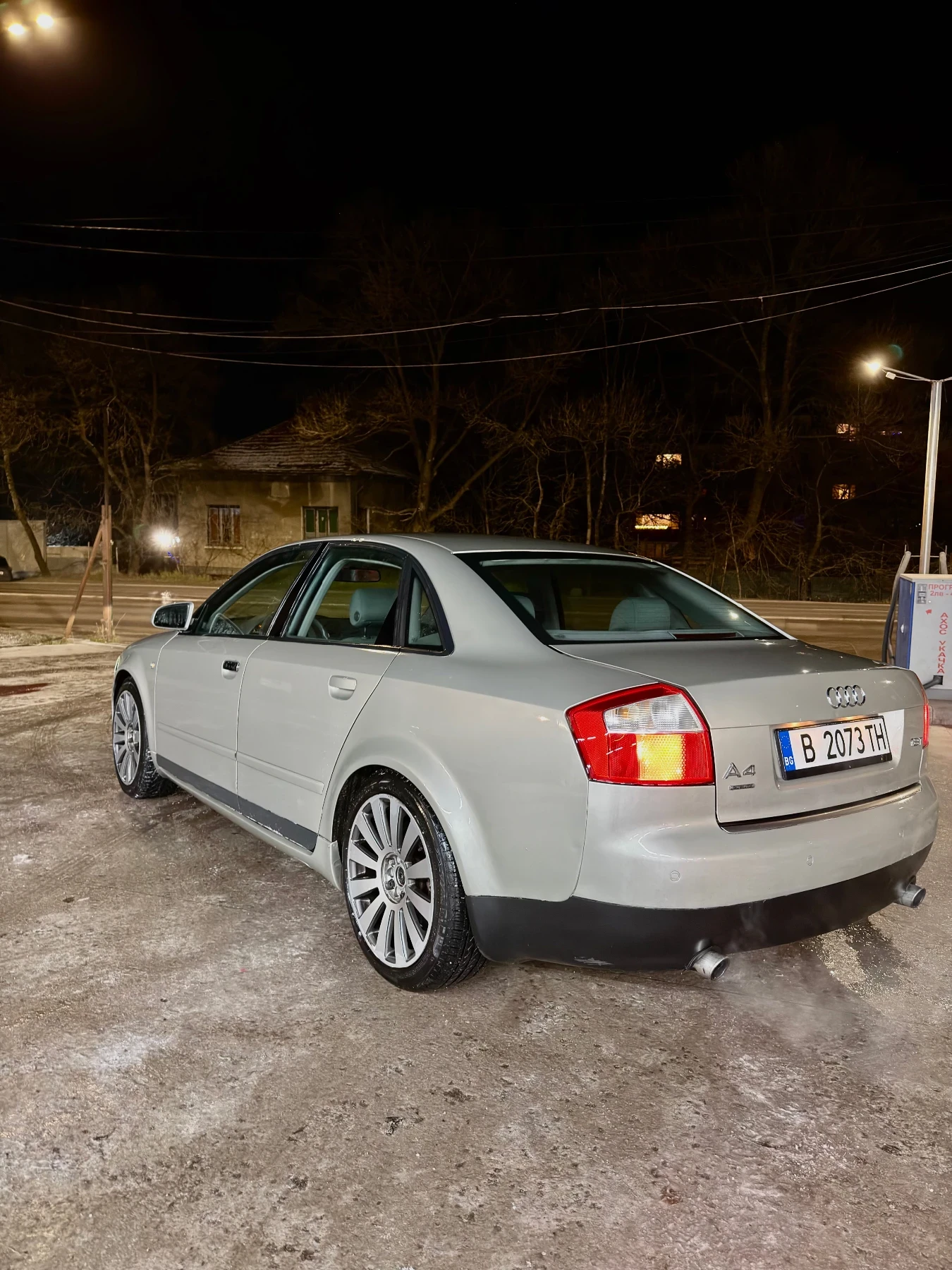 Audi A4 1.8T, снимка 4 - Автомобили и джипове - 56627634