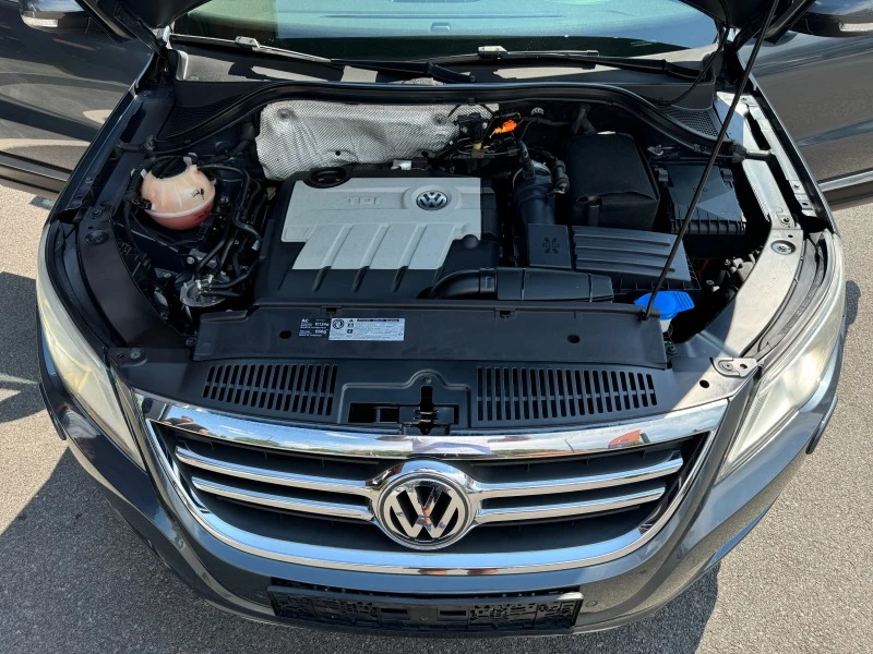 VW Tiguan 2.0 4X4 R-LINE, снимка 8 - Автомобили и джипове - 46634782