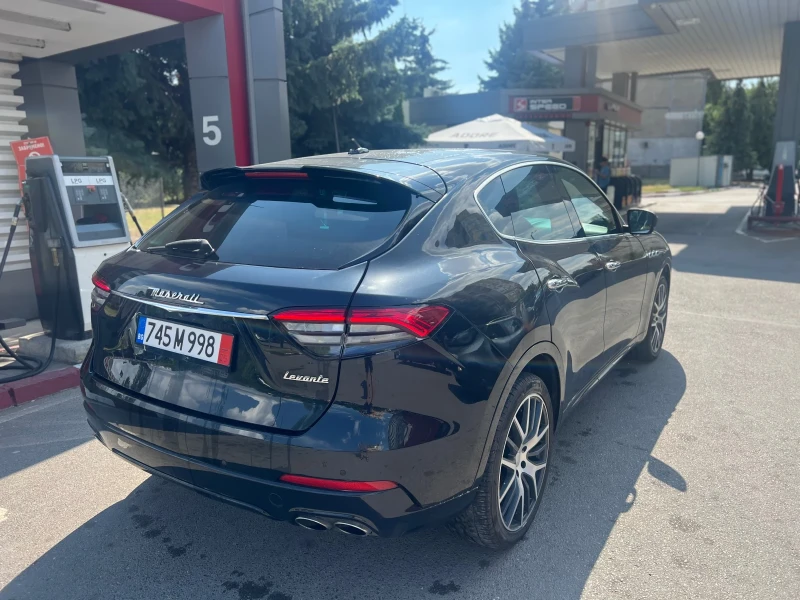 Maserati Levante Grand sport full fece 2022 Швейцария! реални км!, снимка 7 - Автомобили и джипове - 52077757