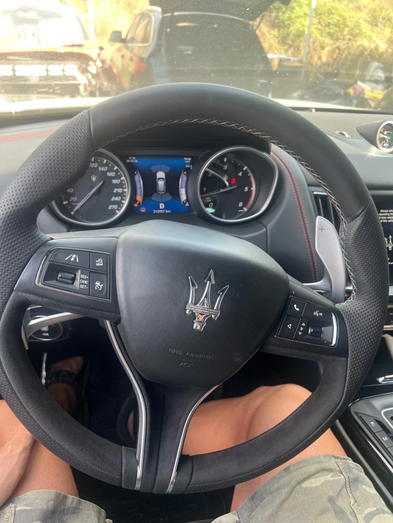 Maserati Levante Grand sport full fece 2022 Швейцария! реални км!, снимка 9 - Автомобили и джипове - 52077757