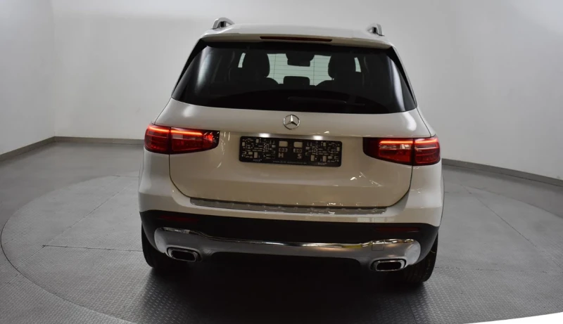 Mercedes-Benz GLB 200 Бензин Pano Mem WideSc, снимка 6 - Автомобили и джипове - 52662969