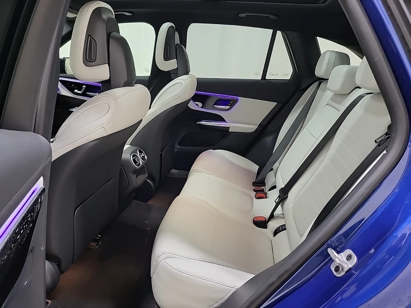 Mercedes-Benz GLC 300 4MATIC * CARFAX * БЕЗ ПЪРВОНАЧАЛНА ВНОСКА, снимка 9 - Автомобили и джипове - 52877599
