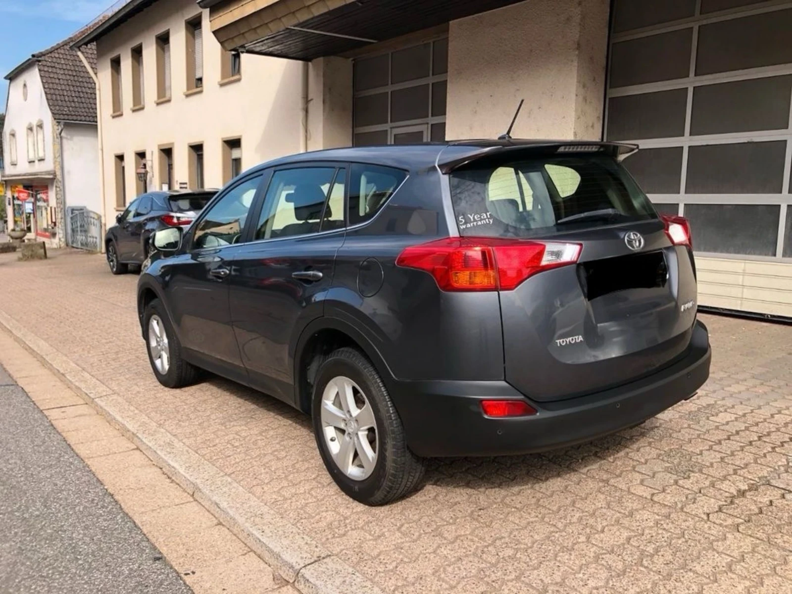 Toyota Rav4 2.0 D4D 124 TOP - изображение 2