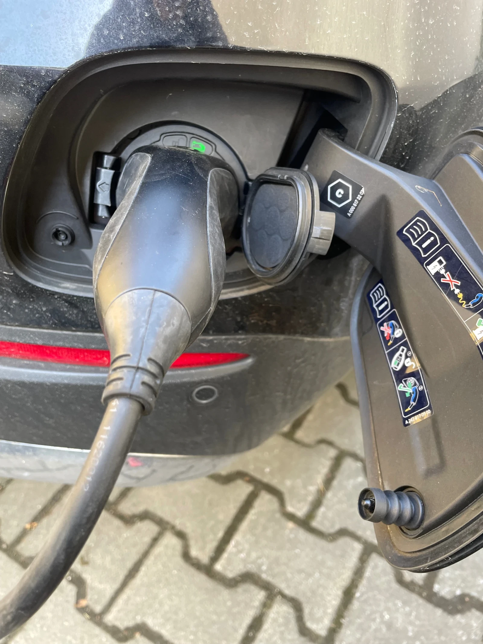 Mercedes-Benz GLC 300 300 de 4 Matic, снимка 15 - Автомобили и джипове - 53861695