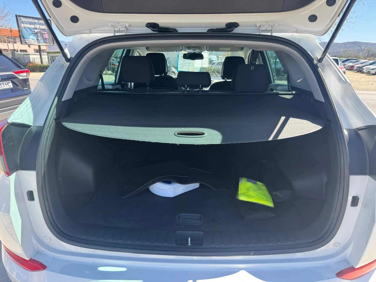 Hyundai Tucson 1.7 crdi evro 6 X possibile, снимка 16 - Автомобили и джипове - 54137427