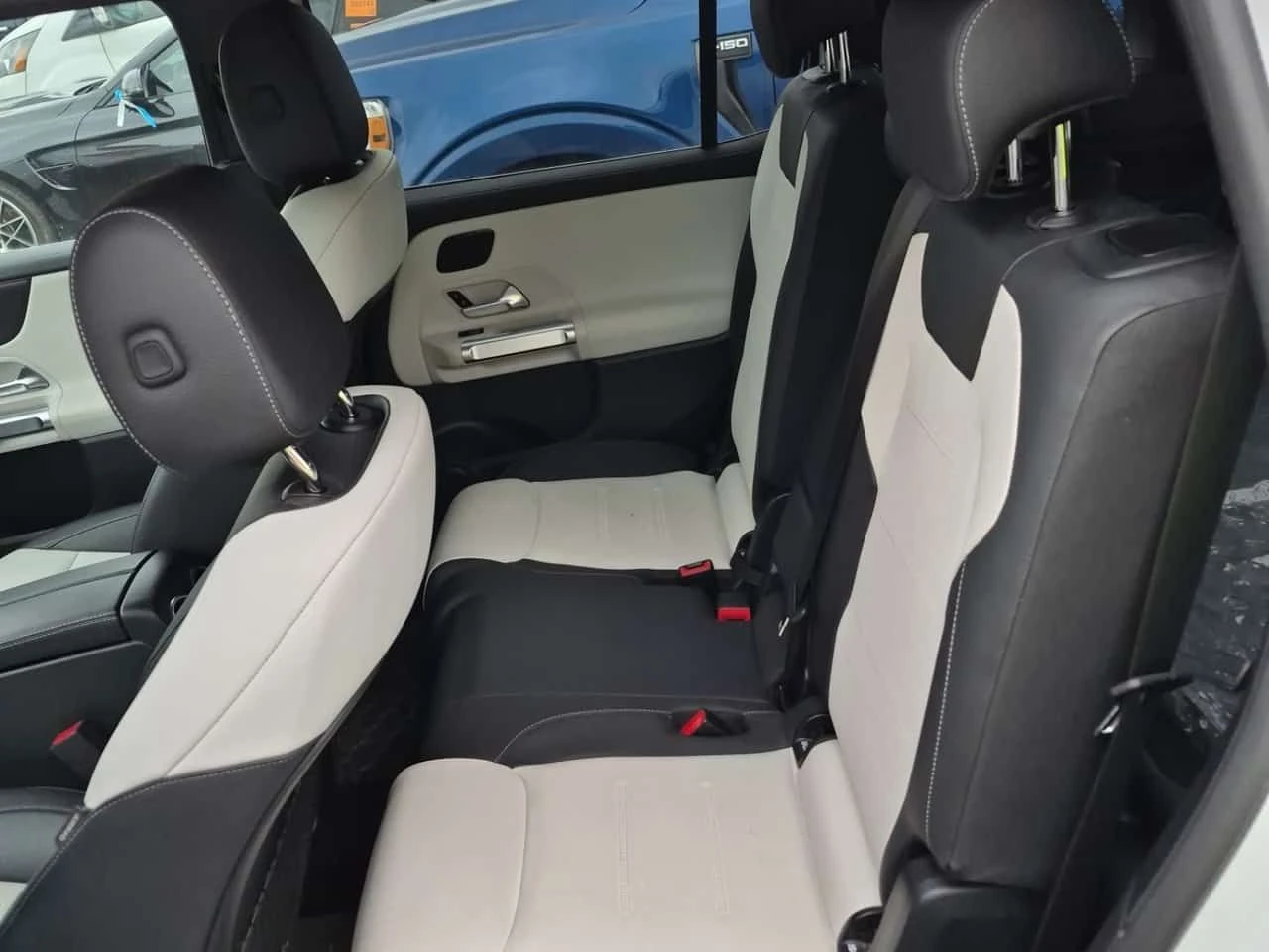 Mercedes-Benz GLB 250| PANORAMA| 2 �����| 7 ME����| CARFAX|  | Mobile.bg � ����������� 12